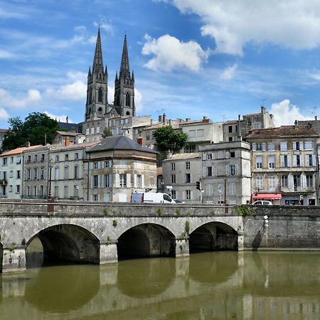 Appartement Lumineux, Wi-Fi Et Parking Prive Niort Extérieur photo