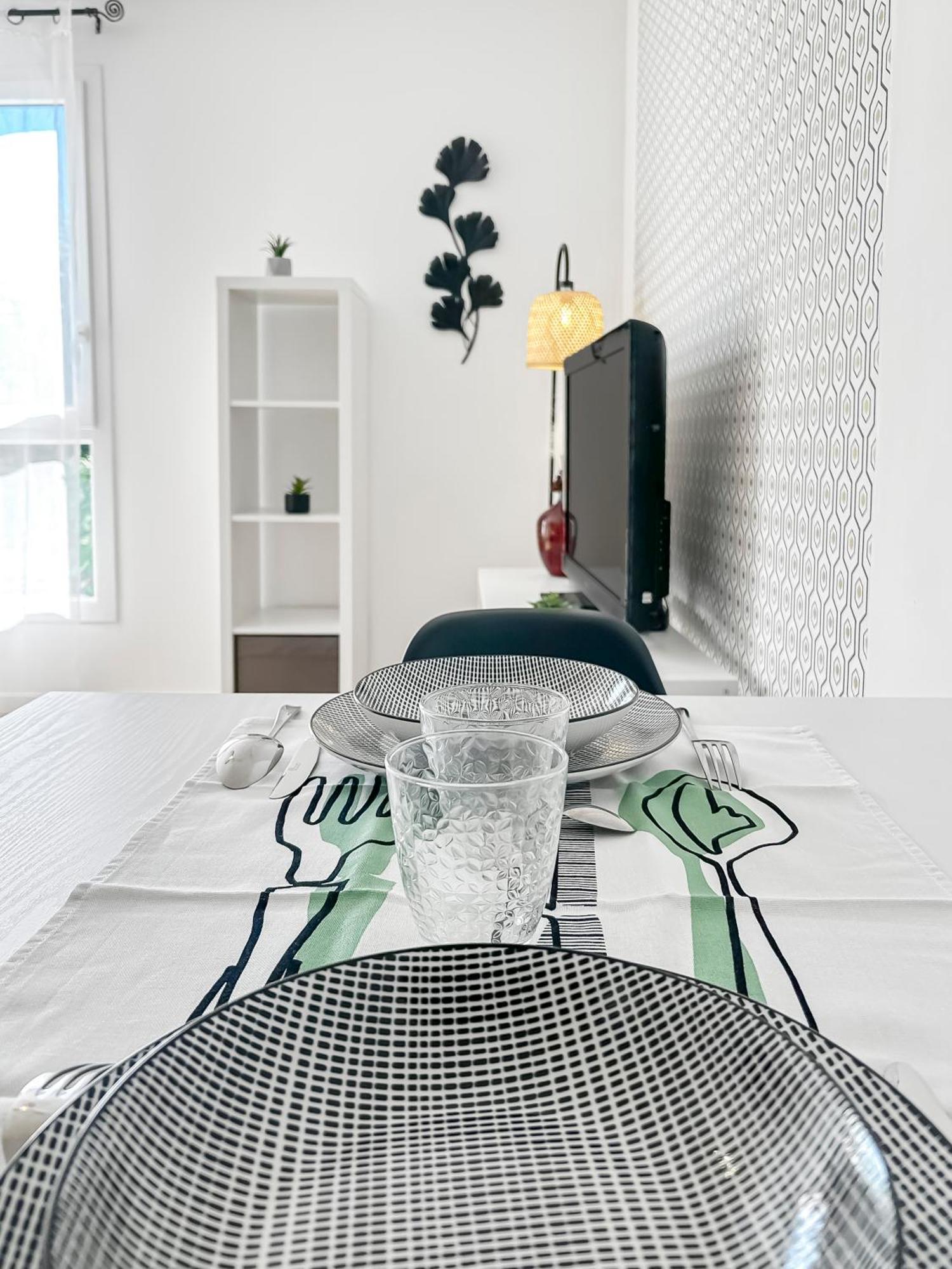 Appartement Lumineux, Wi-Fi Et Parking Prive Niort Extérieur photo